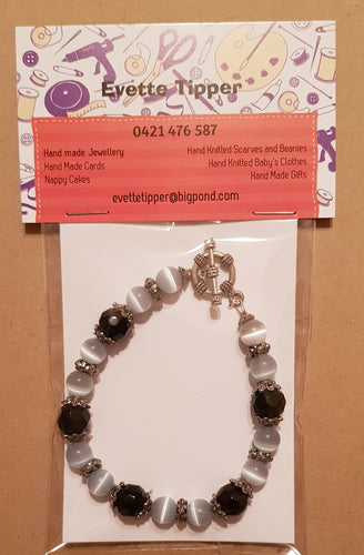 Bracelet. 
