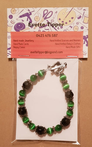 Bracelet. 