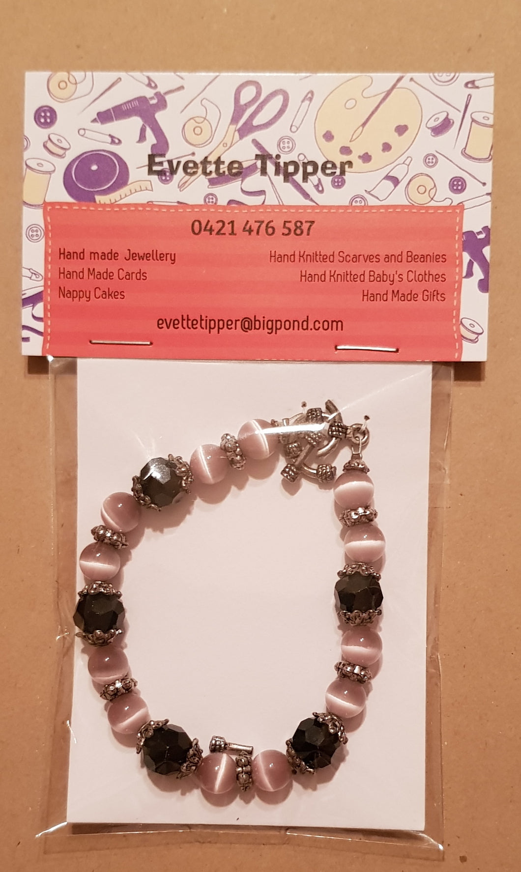 Bracelet. 