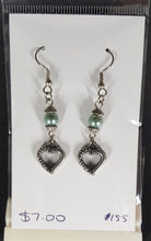Load image into Gallery viewer, Earrings - Glass pearl and heart