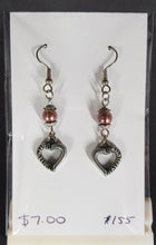 Load image into Gallery viewer, Earrings - Glass pearl and heart