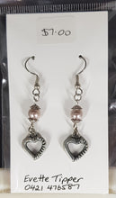 Load image into Gallery viewer, Earrings - Glass pearl and heart