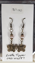 Load image into Gallery viewer, Earrings - Glass pearl and butterfly