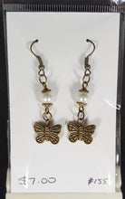 Load image into Gallery viewer, Earrings - Glass pearl and butterfly
