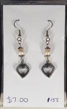 Load image into Gallery viewer, Earrings - Glass pearl and heart