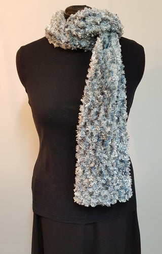 Scarf Feathers style yarn Silver Grey