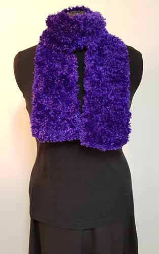 Scarf Feathers style yarn Purple