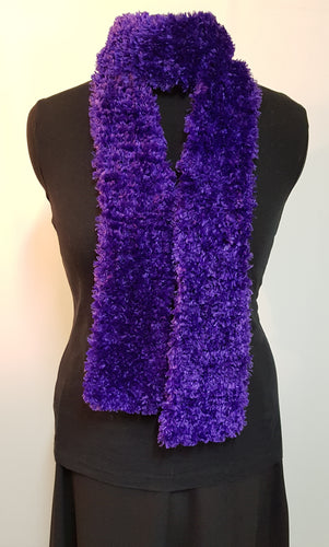 Scarf Feathers style yarn Purple