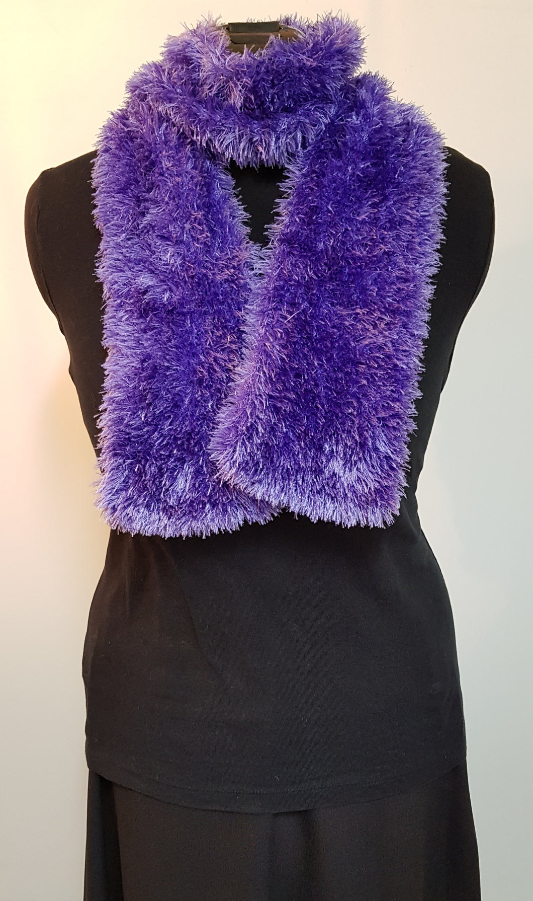 Scarf Ostrich style yarn Dark Purple