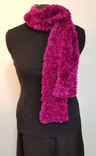 Scarf Feathers style yarn Magenta