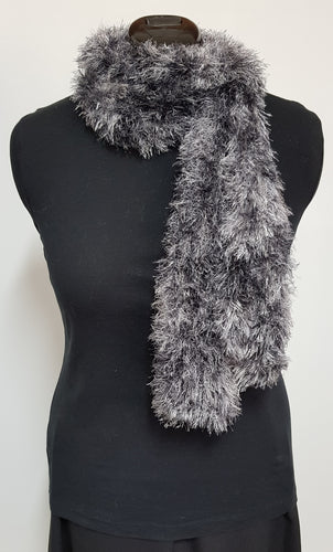 Scarf Ostrich style yarn Black/Silver Long